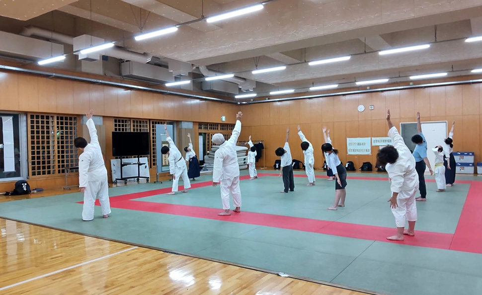 合気道　準備運動の様子